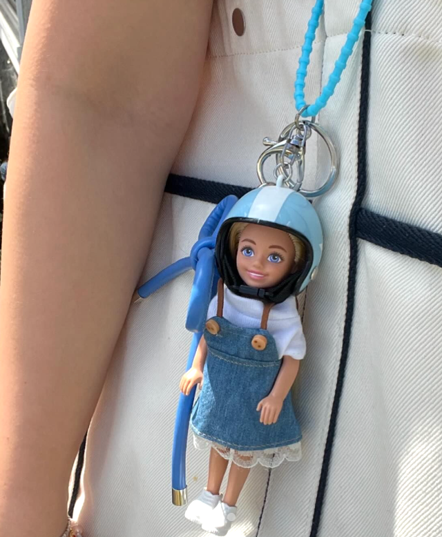 No.10 barbie key chain blue 블루 헬맷